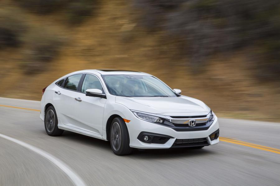  Honda Civic Touring Sedan (FC1) 2015 года  (NA) (фото 14 из 40)